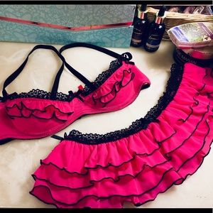 Size medium/LGskirt and medium/LG quarter cup bra!